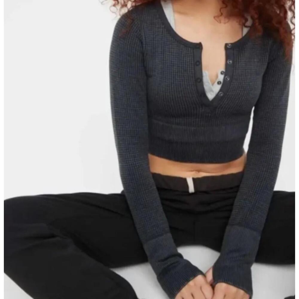 Offline by Aerie Waffle Knit Henley Top M Gray Long Sleeve Cropped Stretchy